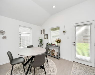 2406 Aquamarine Lane - Photo Thumbnail 12