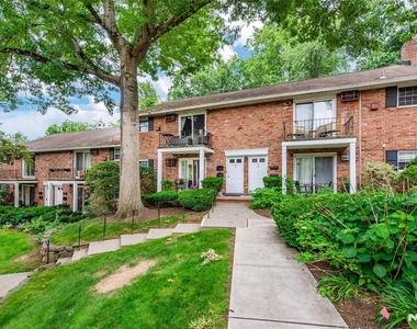 320 South - Photo Thumbnail 16