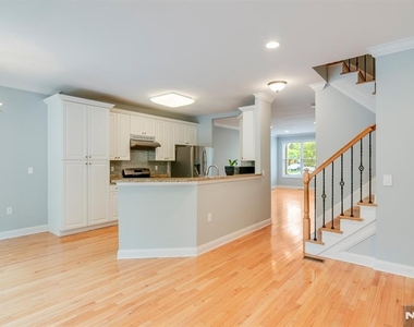 1503 Whitney - Photo Thumbnail 9