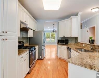 1503 Whitney - Photo Thumbnail 6