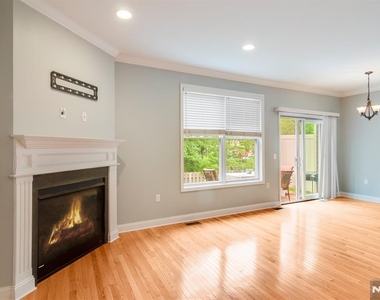 1503 Whitney - Photo Thumbnail 7