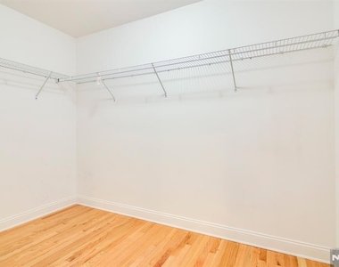 1503 Whitney - Photo Thumbnail 19