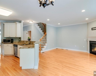 1503 Whitney - Photo Thumbnail 8