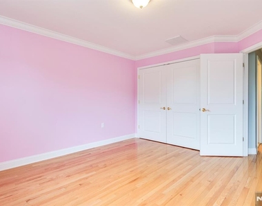 1503 Whitney - Photo Thumbnail 11