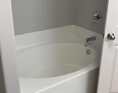 38206 S Lost Creek Boulevard - Photo Thumbnail 11