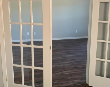 38206 S Lost Creek Boulevard - Photo Thumbnail 6
