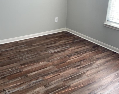 38206 S Lost Creek Boulevard - Photo Thumbnail 3