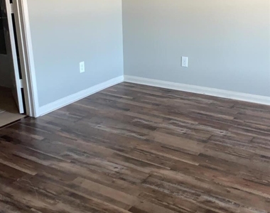 38206 S Lost Creek Boulevard - Photo Thumbnail 8