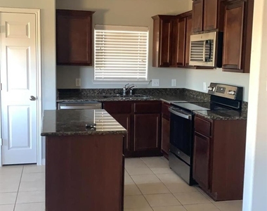 38206 S Lost Creek Boulevard - Photo Thumbnail 5