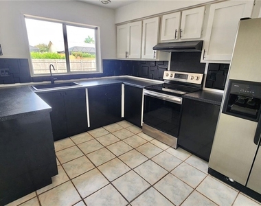 17188 Lee Road - Photo Thumbnail 4