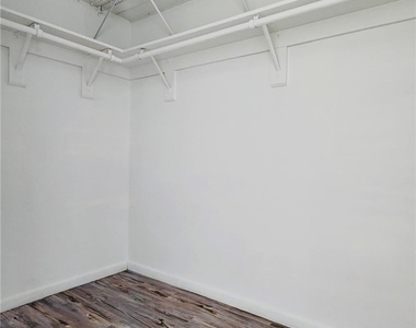 17188 Lee Road - Photo Thumbnail 8