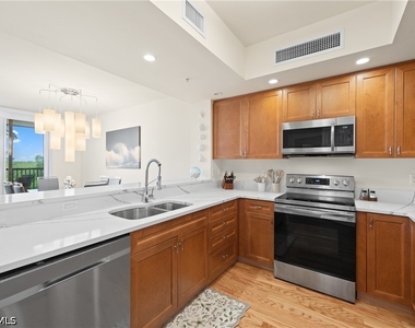1065 Borghese Lane - Photo Thumbnail 10