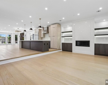 2189 Jones - Photo Thumbnail 9