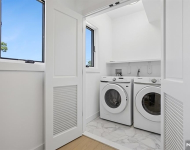 2189 Jones - Photo Thumbnail 21