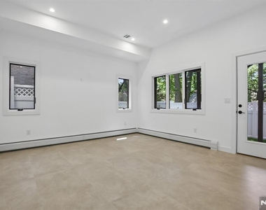 2189 Jones - Photo Thumbnail 26
