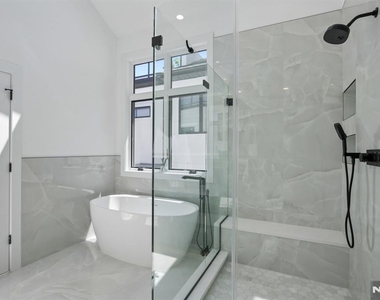 2189 Jones - Photo Thumbnail 15