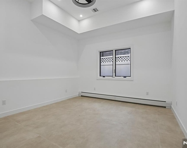 2189 Jones - Photo Thumbnail 24