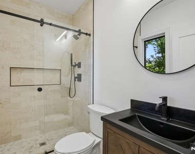 2189 Jones - Photo Thumbnail 17