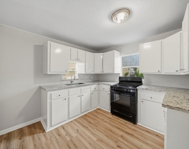 915 S Shanks Street - Photo Thumbnail 5