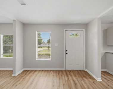915 S Shanks Street - Photo Thumbnail 3