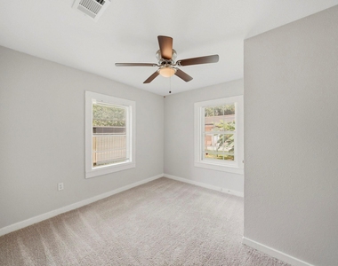 915 S Shanks Street - Photo Thumbnail 12