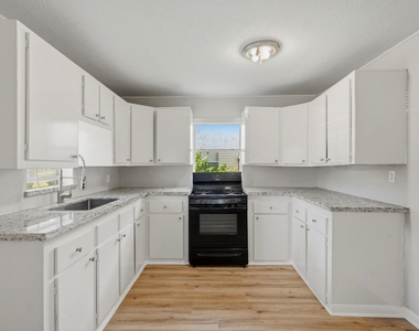 915 S Shanks Street - Photo Thumbnail 4