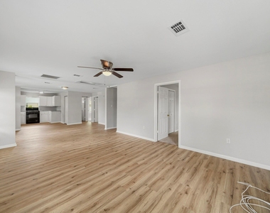 915 S Shanks Street - Photo Thumbnail 17