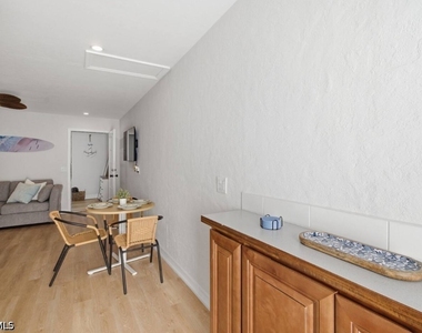 2147 Washington Avenue - Photo Thumbnail 12