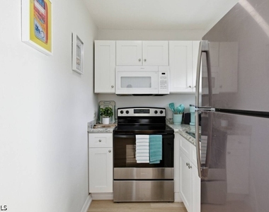 2147 Washington Avenue - Photo Thumbnail 8