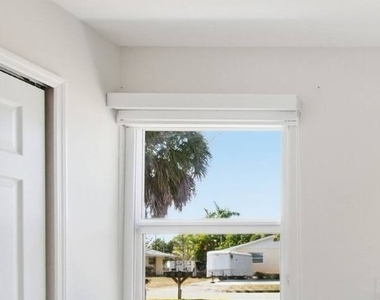 2147 Washington Avenue - Photo Thumbnail 16