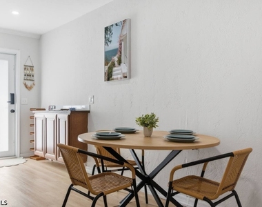 2147 Washington Avenue - Photo Thumbnail 14