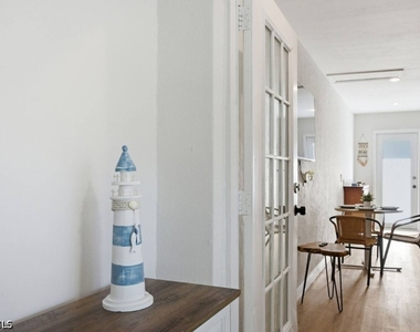 2147 Washington Avenue - Photo Thumbnail 10