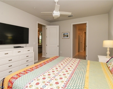 4692 Arboretum Circle - Photo Thumbnail 18