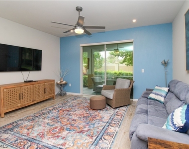 4692 Arboretum Circle - Photo Thumbnail 11