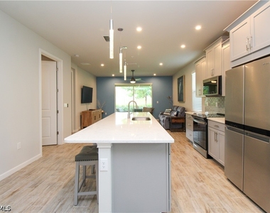 4692 Arboretum Circle - Photo Thumbnail 7