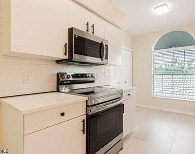 4985 Sandra Bay Drive - Photo Thumbnail 10