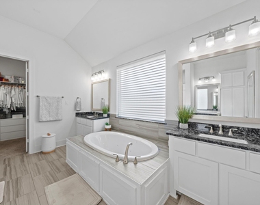 27506 Gardenview Point Court - Photo Thumbnail 24