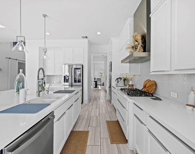 27506 Gardenview Point Court - Photo Thumbnail 13