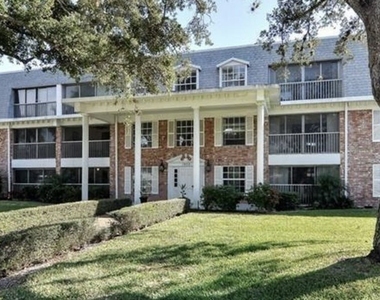 1900 Alamanda Drive - Photo Thumbnail 1