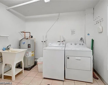 1900 Alamanda Drive - Photo Thumbnail 16