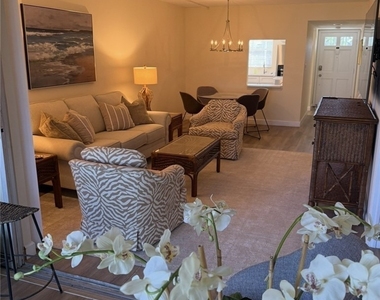 1900 Alamanda Drive - Photo Thumbnail 13