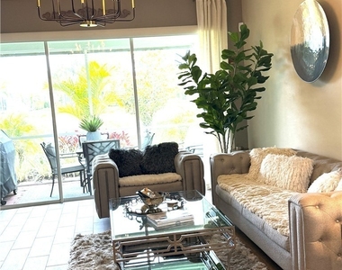 8736 Querce Court - Photo Thumbnail 21
