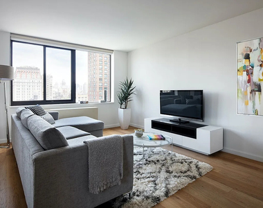 1 Union Sq S, Unit 022f - Photo Thumbnail 1