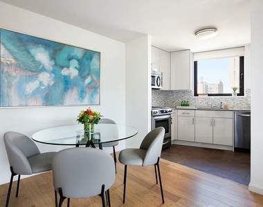 1 Union Sq S, Unit 022f - Photo Thumbnail 2