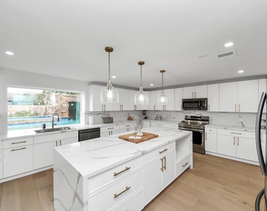1111 E 27th Street Street - Photo Thumbnail 12