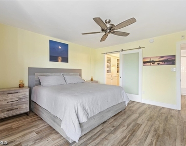 555 Park Shore Drive - Photo Thumbnail 21