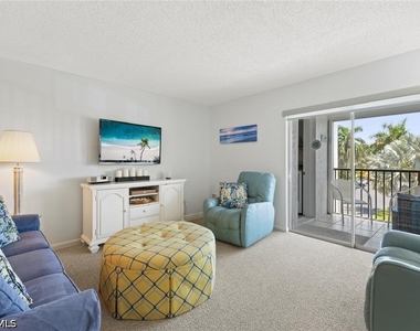 555 Park Shore Drive - Photo Thumbnail 10