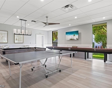 555 Park Shore Drive - Photo Thumbnail 4