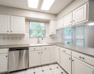 20914 Lake Park Trail - Photo Thumbnail 5