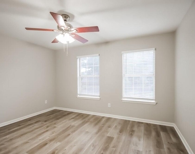 20914 Lake Park Trail - Photo Thumbnail 10